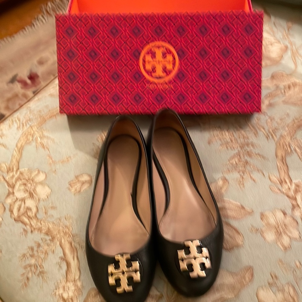 Black Gold Tory Burch flats.
